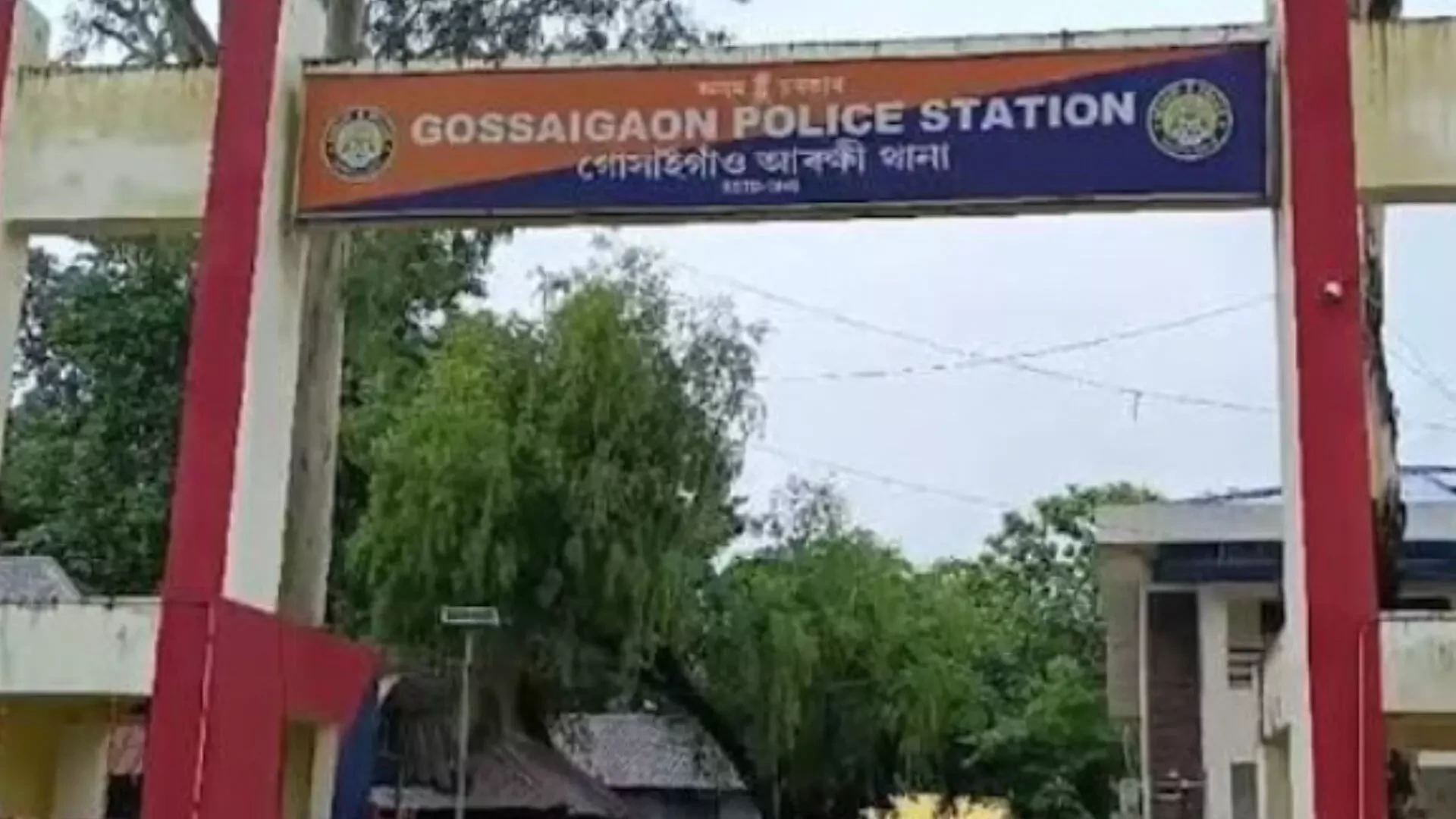 গোঁসাইগাঁৱত চাৰিজন সন্দেহযুক্ত চুক্তিভিত্তিক হত্যাকাৰী গ্ৰেপ্তাৰ, অস্ত্ৰ-শস্ত্ৰ উদ্ধাৰ