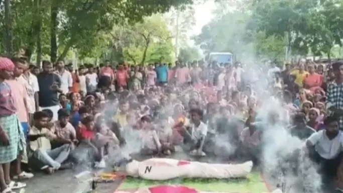 Assam Roadblock: Protesters Demand Justice for Tea Workers