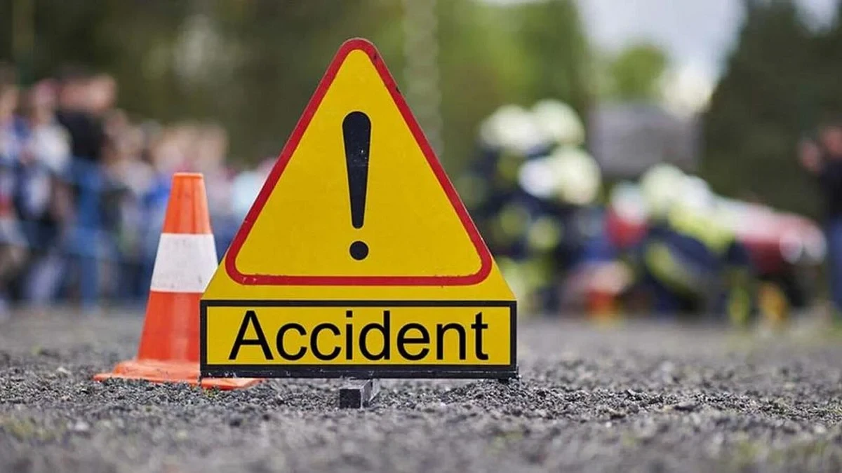 Speeding Car Overturns on Dispur Flyover, Disrupts Guwahati Traffic