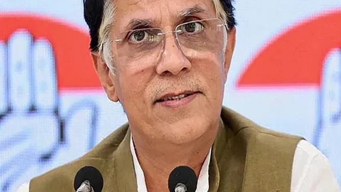 মানহানি গোচৰত জেৰাৰ বাবে গুৱাহাটীৰ অপৰাধ শাখাত হাজিৰ কংগ্ৰেছ নেতা পৱন খেৰা