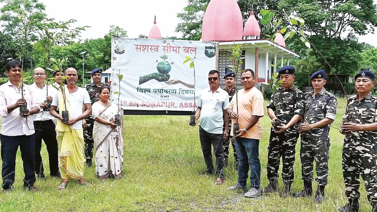 শোনপুৰ মন্দিৰত এছএছবিৰ ১ নং বেটেলিয়নৰ বৃক্ষৰোপণ অভিযান