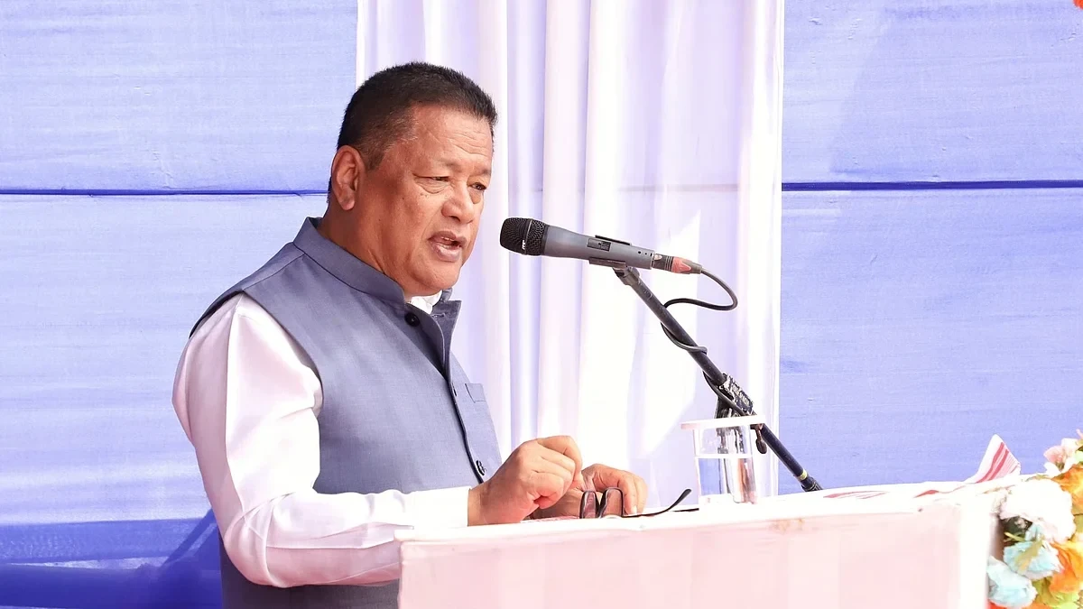 প্ৰশ্নকাকত ফাদিলৰ ৰাজনীতিকৰণৰ বাবে কংগ্ৰেছক দোষাৰোপ শিক্ষা মন্ত্ৰী ৰণোজ পেগুৰ