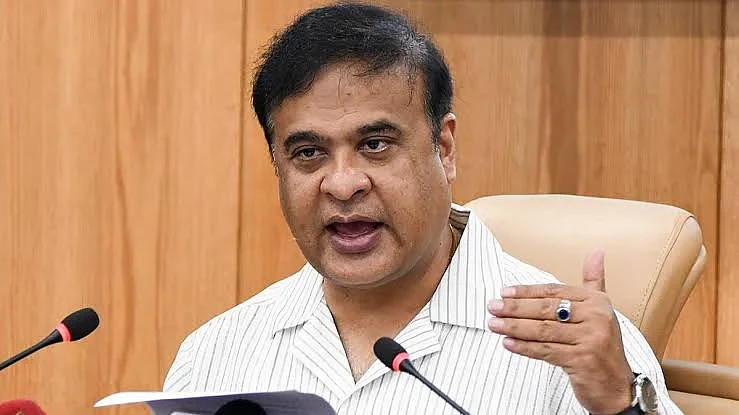 উজনি অসমৰ বান পৰিস্থিতি: মুখ্যমন্ত্ৰীৰ স্বীকাৰোক্তি, হাজাৰ হাজাৰ লোক এতিয়াও যোগাযোগ বিচ্ছিন্ন