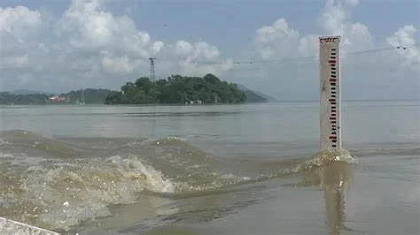 নুমলীগড়ত ধনশিৰিৰ জলপৃষ্ঠ বিপদসীমাৰ তলত: স্থানীয় ৰাইজৰ স্বস্তিৰ উশাহ