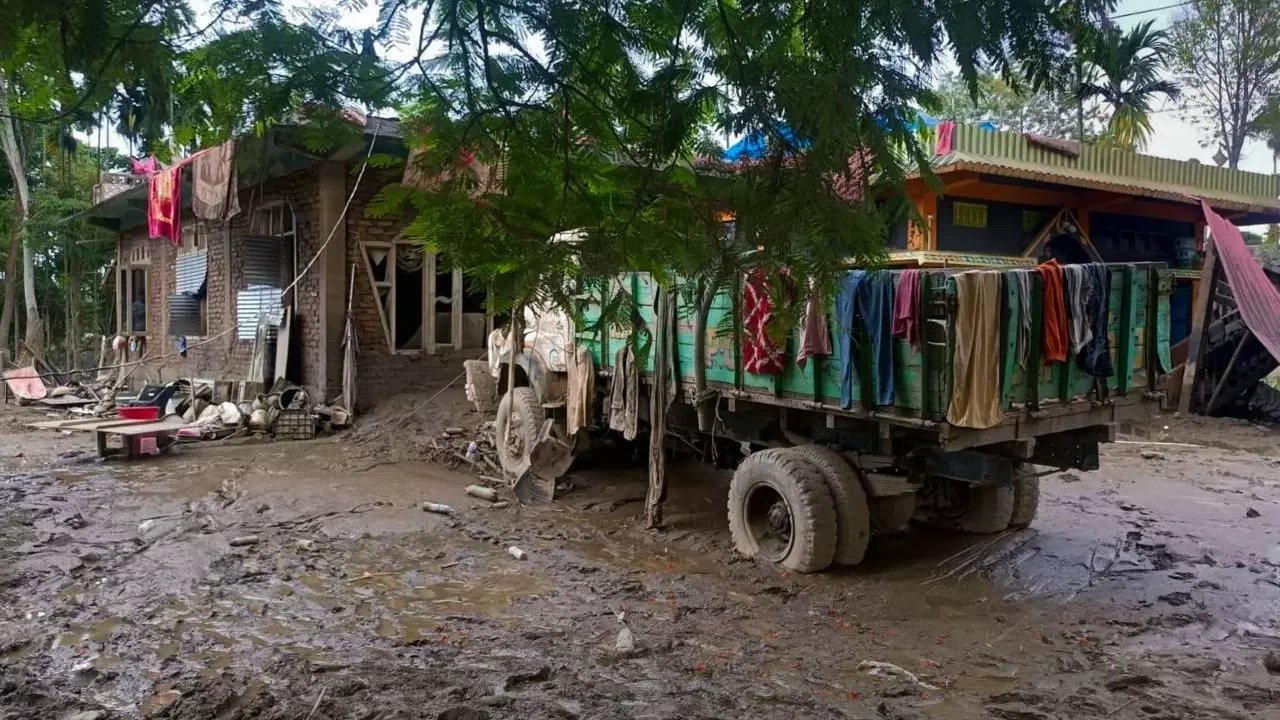 অসমৰ বানত মৃতকৰ সংখ্যা ৭৮ লৈ বৃদ্ধি, নতুনকৈ বৰষুণৰ সতৰ্কবাণী
