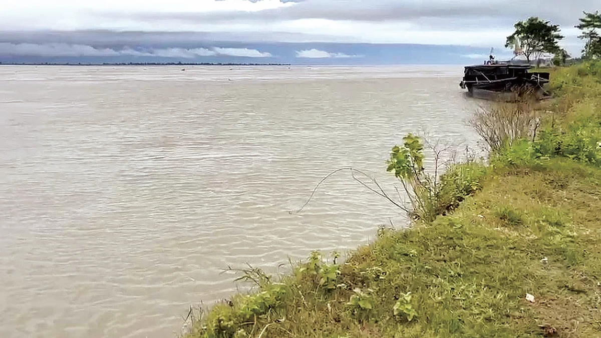 Historic Kahai Spur in Dibrugarh Faces Imminent Threat from River Erosion