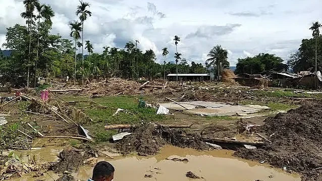 দিখৌ নদীৰ সংহাৰ: মাজগাঁওৰ পৰিয়ালসমূহৰ বাবে পুনৰ্নিৰ্মাণৰ কঠিন যুঁজ