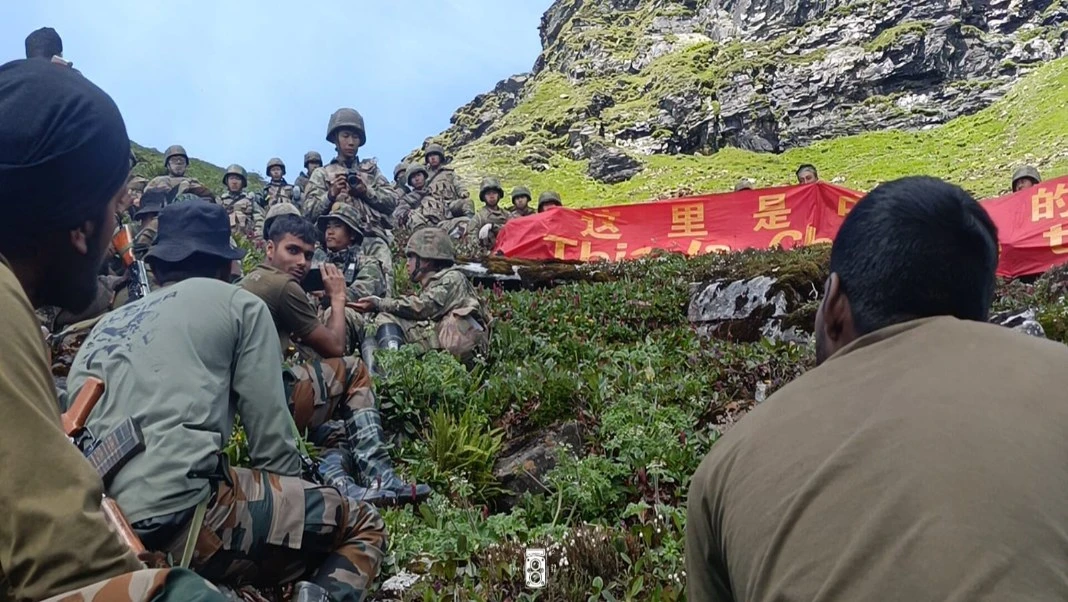 অৰুণাচলৰ উপৰ সুৱণশিৰি জিলাত ভাৰত-চীন সেনাৰ সংঘৰ্ষৰ খবৰ