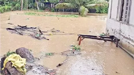 কাজিৰঙাত হঠাৎ বানপানী: কাৰ্বি আংলঙৰ পাহাৰৰ অৱক্ষয়ে বঢ়াইছে বিপদ