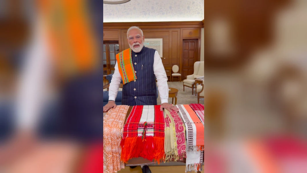 প্ৰধানমন্ত্ৰী মোদীৰ 'গেট ৰেডি উইথ মি' আহ্বান: হস্তশিল্পক ডিজিটেল মঞ্চত উজ্বলোৱাৰ প্ৰয়াস, উত্তৰ-পূবৰ বাবে সুৱৰ্ণ সুযোগ
