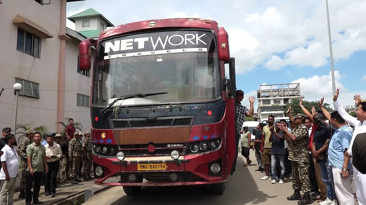তিনি বছৰৰ পাছত মণিপুৰত ইম্ফল-ডিমাপুৰ-গুৱাহাটী বাছ সেৱা পুনৰ আৰম্ভ