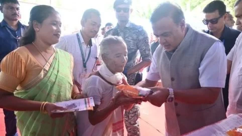 জ্যেষ্ঠ নাগৰিক দিৱস: মুখ্যমন্ত্ৰীৰ জ্যেষ্ঠসকলৰ মৰ্যাদা আৰু যতনৰ প্ৰতি চৰকাৰৰ দায়বদ্ধতাৰ পুনৰাবৃত্তি
