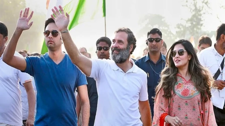 Bollywood Actor Riya Sen Joins Rahul Gandhi's Bharat Jodo Yatra in Maharashtra