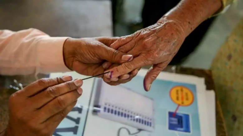 Gujarat Election 2022: Voting underway for 89 seats, Ex-CM Vijay Rupani, candidates and MLAs cast votes