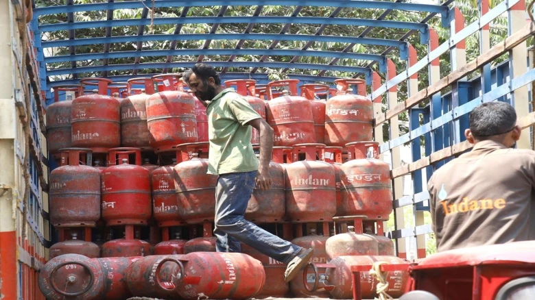 Domestic LPG cylinder rate increased by Rs 50 from today; Check the latest rates of Assam and other Northeastern states