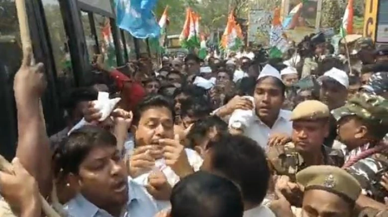 Congress top leaders held in Assam amid "Raj Bhavan Chalo" rally over Adani row