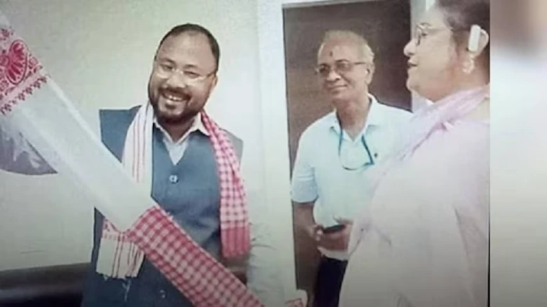 Bimal Borah issues statement regarding photo of Assamese-Bangla paired Gamosa