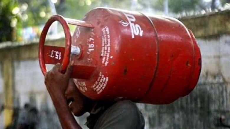 LPG cylinder gets cheaper by Rs 171.50: Check updated gas cylinder prices in Delhi, Noida, Mumbai, Chennai, Kolkata