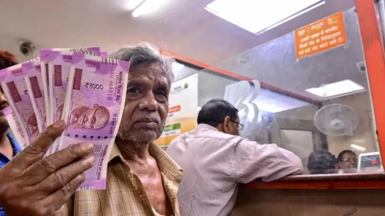 Banks observe no rush for exchange or deposit of Rs 2,000 notes