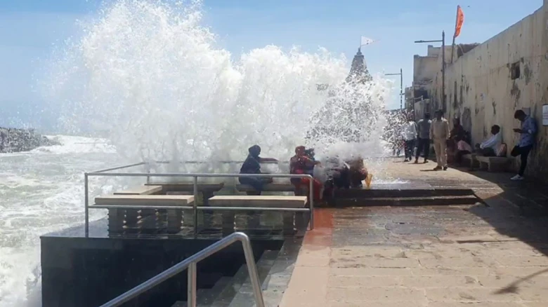 Cyclone Biparjoy disrupts flights in Mumbai and causes havoc at the airport