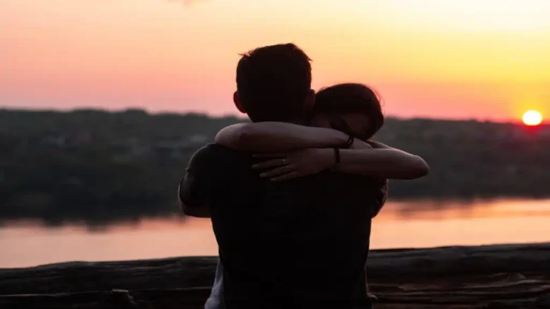 8 powerful physical and mental health benefits of hugging