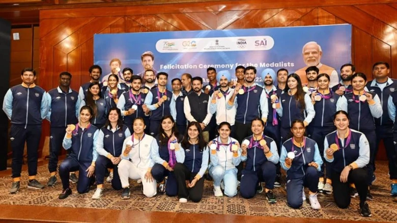 Union Sports Minister felicitates 24 medalists of Asian Games in New Delhi