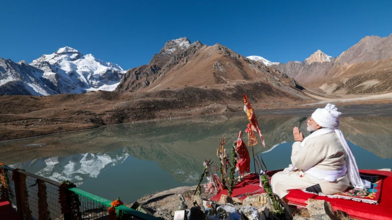 PM Modi offers prayers at Adi Kailash, Parvati Kund in Devbhoomi: See PICS