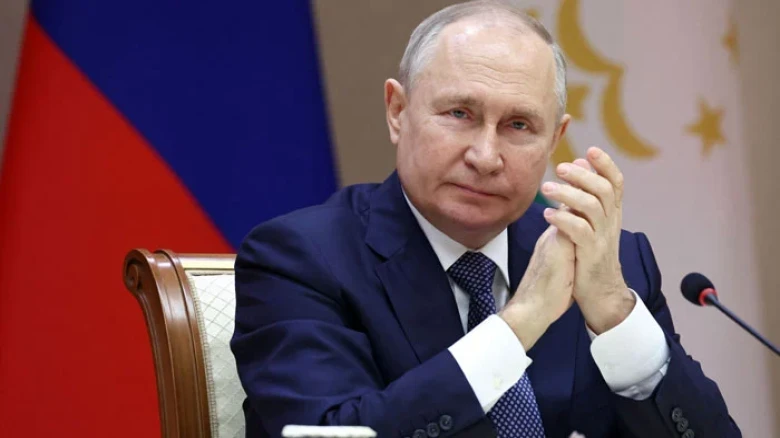 Vladimir Putin asks Russian women to have "8 or more" children