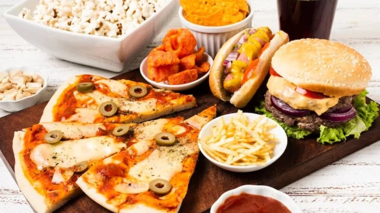 Are you addicted to Fast Food? Here is How it may Damage Your Kidneys