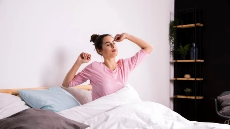 Can waking up 45 min before sunrise help in naturally detoxing your body? Know what expert says