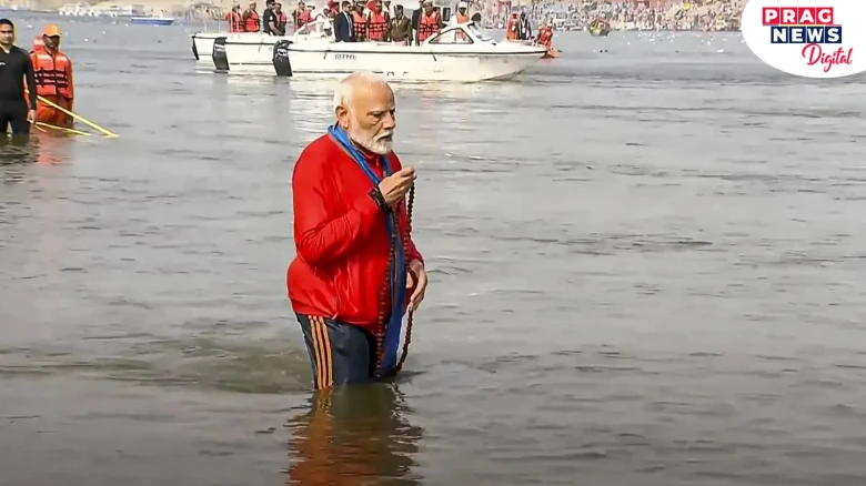 Maha Kumbh 2025: PM Modi Offers Prayers At Triveni Sangam