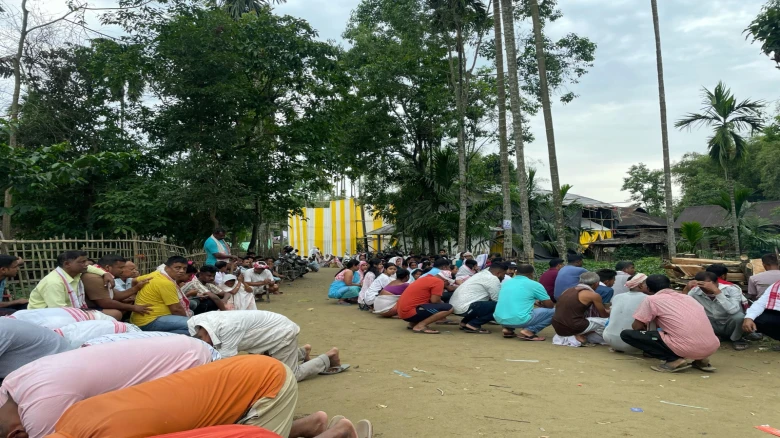 চাবুৱাত জীয়ৰীৰ বিবাহৰ দিনটোতে দপদপকৈ জ্বলিল পিতৃৰ চিতা