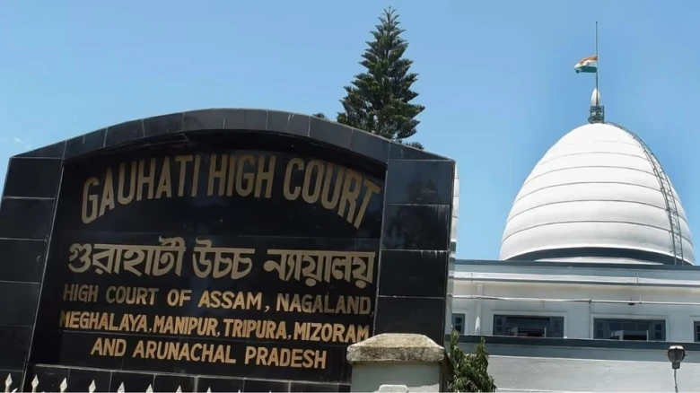 অধিবক্তাক হেণ্ডকাফ লগাই বিপদত অসম আৰক্ষী! ৫ লাখ টকা ক্ষতিপূৰণৰ নিৰ্দেশ