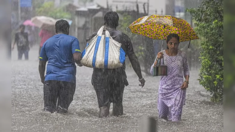মহানগৰীলৈ মৃত্যুদূত হৈ আহিল বান-ভূমিস্খলন!  কেইবাজনৰো মৃত্যু