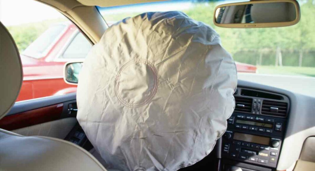 Nitin Gadkari new car airbag rule